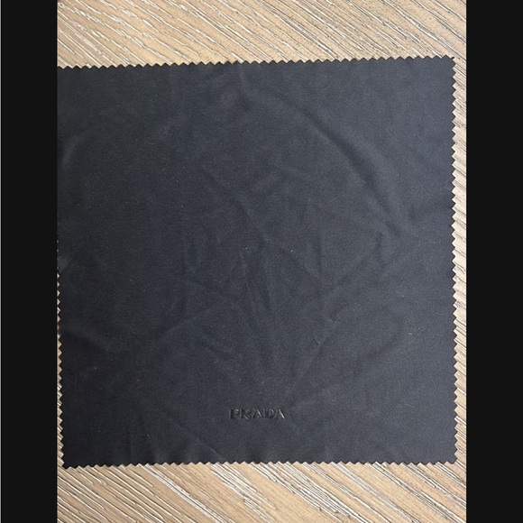 Authentic Prada women SPR57U square sunglasses in black and gold. - Picture 5 of 11